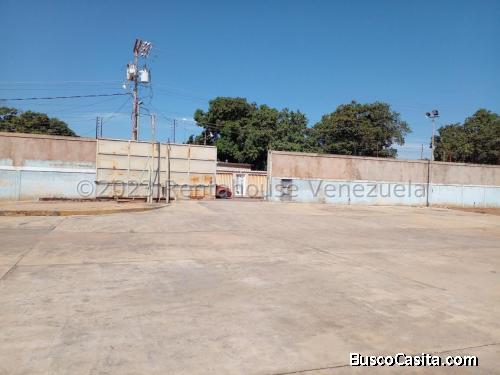 DG VENDE AMPLIO TERRENO 8700 M2 CON GALPON Y OFICNAS EN ZONA INDUSTRIAL MARACAIBO