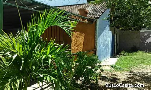 Terreno con local comercial en Porlamar