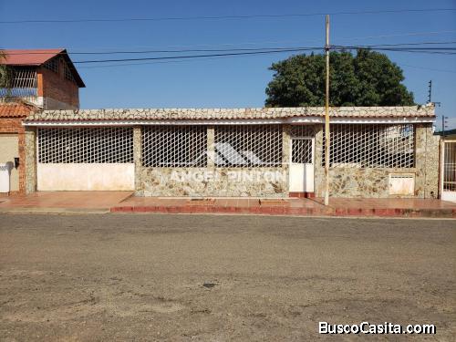 CASA EN VENTA EN URB. SAN RAFAEL  API 4321 ELIDA HERNANDEZ ANGEL PINTON FS T.W.