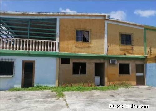 Casa con locales En San Juan de los callos
