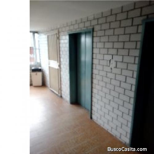 En venta o alquiler en El Centro C. Miranda Local de 30 Mts2 y con 2 lineas Cantv e internet