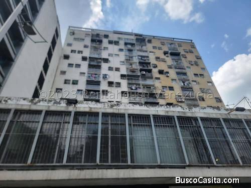 DG VENDE LINDO APRATEMNTO EN LA CANDELARIA CARACAS