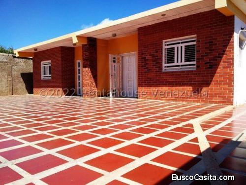 DG VENDE 2 CASAS POR PRECIO DE UNA EN TERRENO 800 M2 PUNTA CARDON FALCON