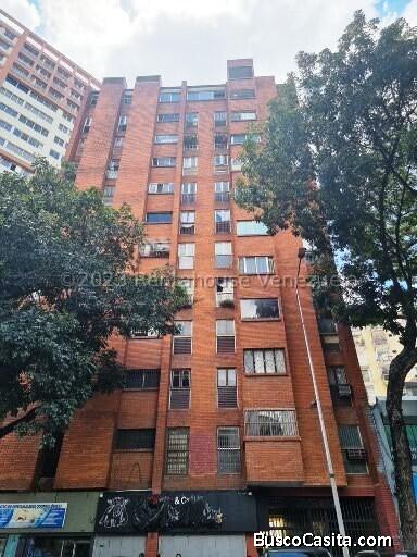 DG VENDE APARTAMENTO USADO COMO OFICINA SABANA GRANDE CARACAS