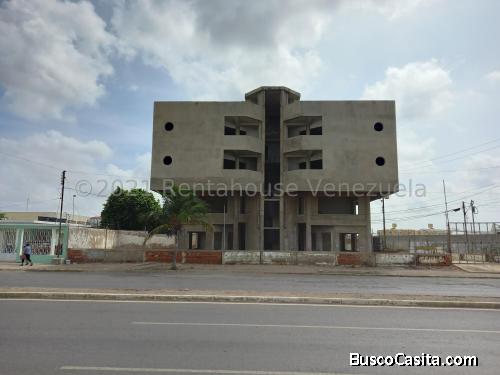 DG VENDE EDIFICIO EN GRIS CENTRO EMPRESARIAL JACONTO LARA PUNTO FIJO FALCON