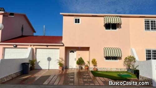 Ligia Guardia vende hermoso Townhouse en Res. Porlamar Villas Isla de Margarita