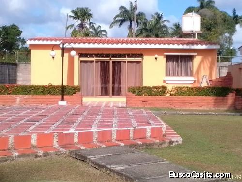 Vendo casa en Tucacas conjunto Paradise a 6 km del Parque Morrocoy Edo Falcon