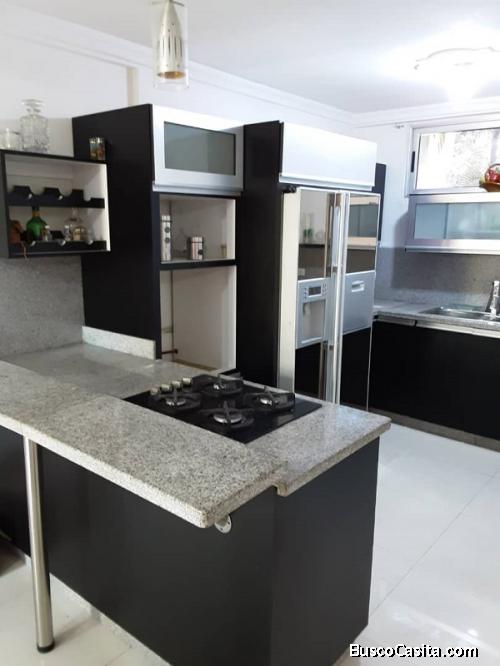 venta amplia casa en colinas del viento