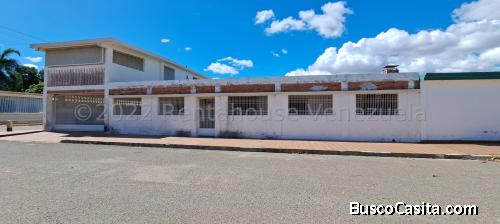 DG VENDE AMPLIA CASA EN SIERRA MAESTRA SAN FRANCISCO ZULIA