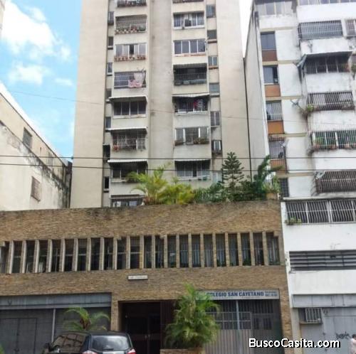 Venta apartamento en las Fuerzas Armadas 