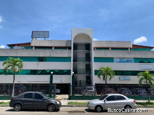 Sky Group Platinum vende oficina comercial en el centro comercial Gravina II 