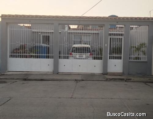 Beraca 001 Venta Casa Urbanización Las Delicias, Santa Rita Aragua