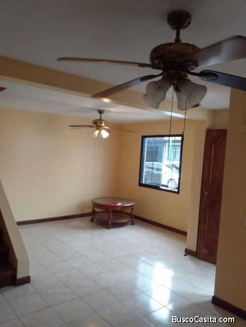 Casa En La Urbanización Villa Roca Iii