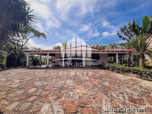 Casa con Fundo en la Sierra Falcón SGC-373 