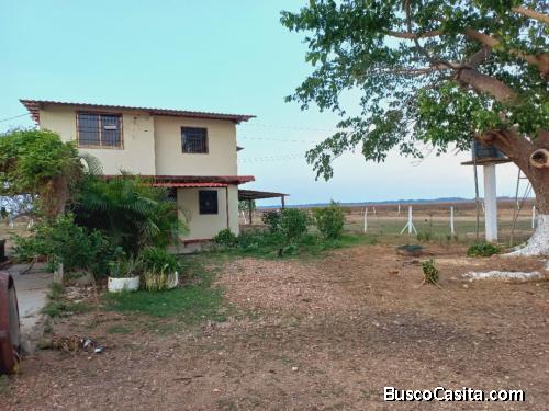 DE OPORTUNIDAD VENTA DE FINCA CON CASA  EN GUARICO