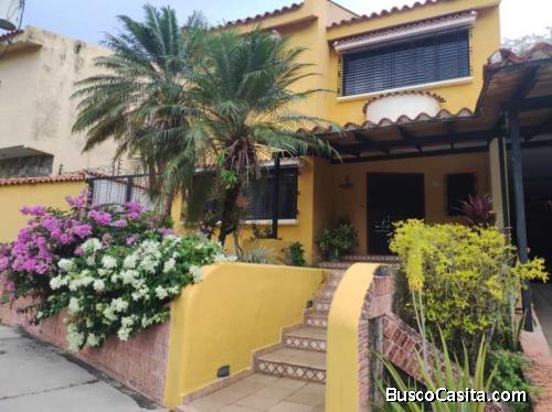 FARITH MOTA VENDE CASA EN ALTOS DE PREBO, VALENCIA