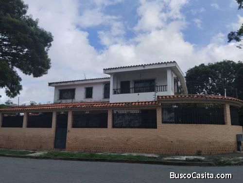 FARITH MOTA VENDE QUINTA EN EL TRIGAL, VALENCIA