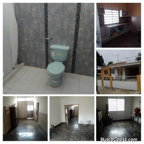 Casa tipo quinta Urb. Piñonal a una 1 cuadra de la calle 15, super céntrica, Platabanda.