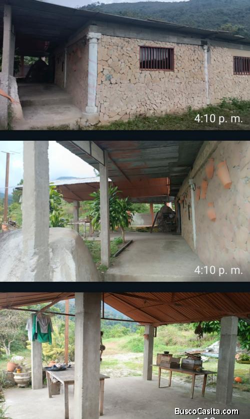 Venta de finca con casa