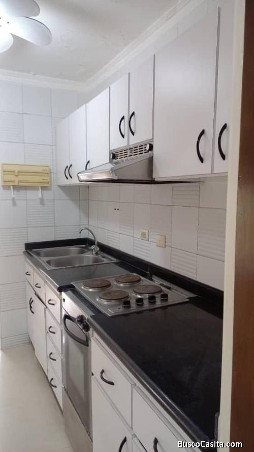 SE ALQUILA APARTAMENTO EDIF ISLA DORADA ZONA NORTE MARACAIBO PISO BAJO
