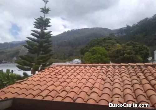 VENDO QUINTA TIPO EDIFICIO para fines comerciales. 