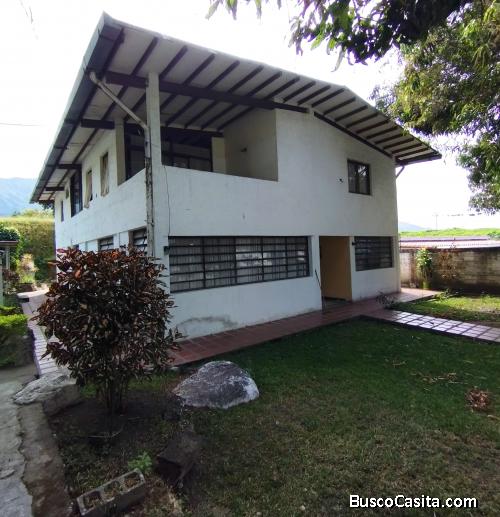 Beraca 001 Venta Casa Avenida Principal El Castaño, Maracay