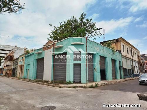 LOCAL COMERCIAL VENTA AV LIBERTADOR MARACAIBO API 4278 LEYDA VANEGAS