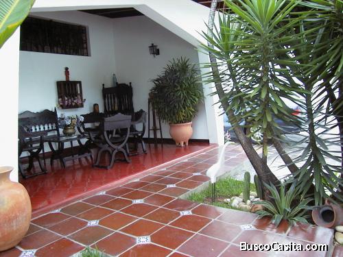 VENDO PRECIOSA QUINTA EN MACARACUAY