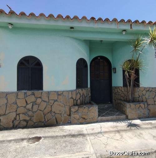 Beraca 002 Venta Casa Remodelada Semi Amoblada Urbanización Base Sucre, Maracay