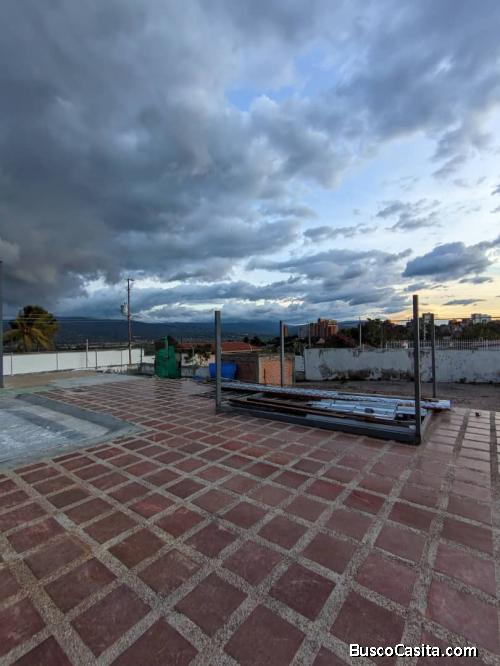 Terreno en urbanización Santa Elena