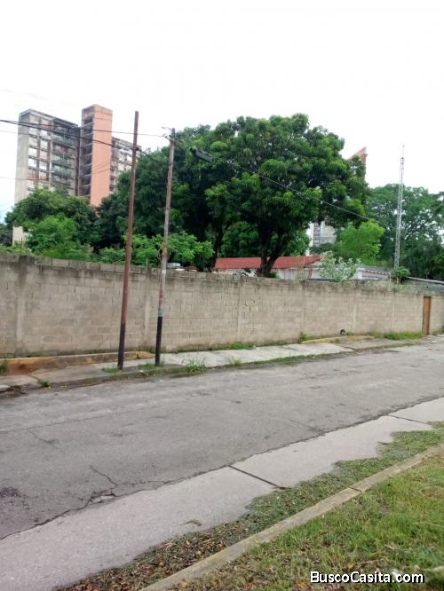 TERRENO EN VENTA EN LA AV BOLÍVAR DE VALENCIA SECTOR LAS ACACIAS.