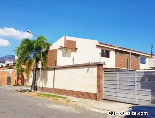 EN VENTA TOWNHOUSE URB. TAZAJAL RESD. LA FORTINA NAGUANAGUA