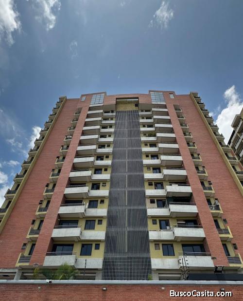 Lujoso apartamento con una espectacular vista panorámica al Oeste de la ciudad, La Rotaría.