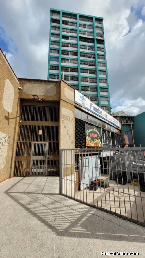 se vende amplio apartamento en la avenida san martin 