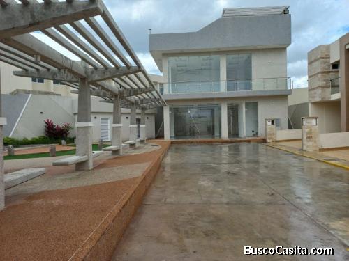 TOWN HOUSE EN VENTA EN URB VILLA PARÍS