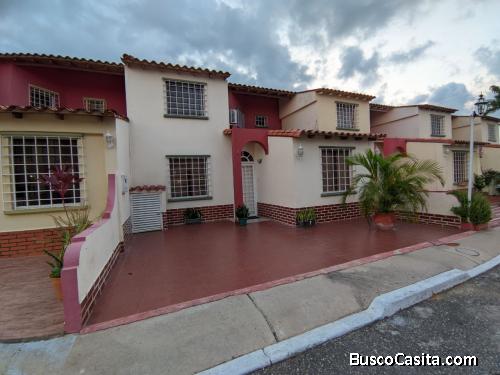 CasaTownHouse en Urb Privada en la Piedad Norte