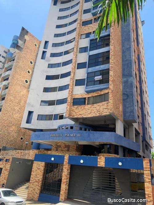 Marcos Moreno Vende Amplio, cómodo y luminoso Penthouse duplex en obra blanca*  Urb. El Bosque  Res.