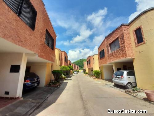 Sky Group Vende bello Town House en Naguanagua