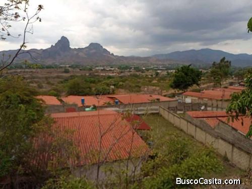 FARITH MOTA VENDE CASA EN SAN JUAN DE LOS MORROS FOC-1367