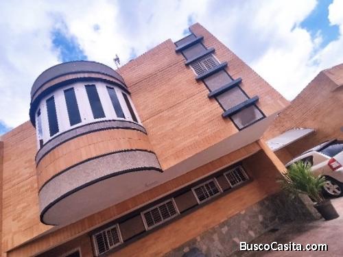 FARITH MOTA VENDE TOWNHOUSE EN PARRAL  PLC-297