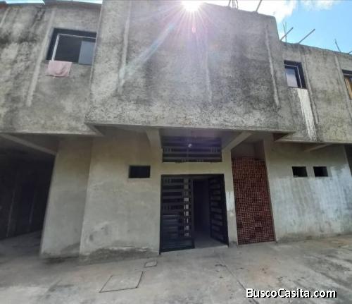 Edificio En Yaritagua. Cuenta Con 291 Metros De Terreno.