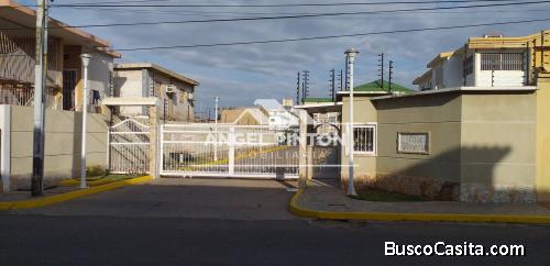 TOWNHOUSE EN VENTA EN CUMBRES DE MARACAIBO API 3626 ELIDA HERNANDEZ ANGEL PINTON FS TEAM WORK