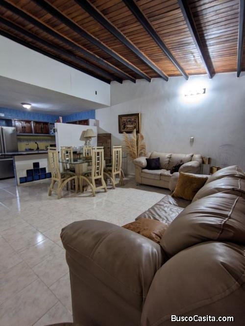 Espectacular Casa De Dos Plantas En La Urb. La Primavera