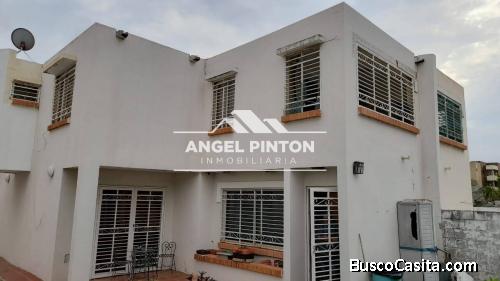 TOWNHOUSE EN VENTA AV. MILAGRO NORTE MARACAIBO API 3031 ELIDA HERNANDEZ ANGEL PINTON FS TEAM WORK