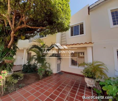 TOWNHOUSE VENTA VILLA CORALES MARACAIBO API 2157 ELIDA HERNANDEZ ANGEL PINTON FS TEAM WORK