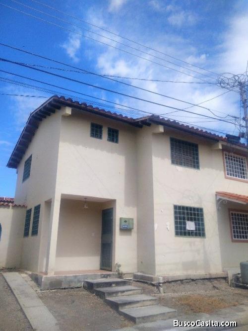 Cómoda Casa 2 niveles en Barquisimeto - Cabudare. Urb. Villa Roca I