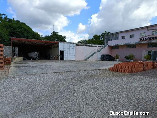 Galpón con locales Comerciales en el Centro Este de Barquisimeto