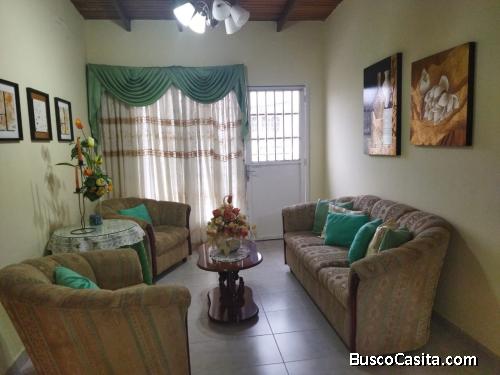 Soraya blanco vende Casa en la Carrera 16 entre avenida Vargas y calle 17