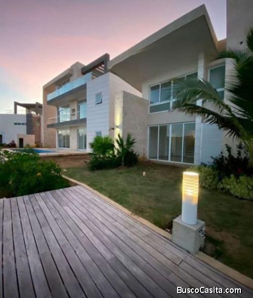 Conjunto Residencial La Isla en Puerto Morrocoy, Tucacas, Falcón