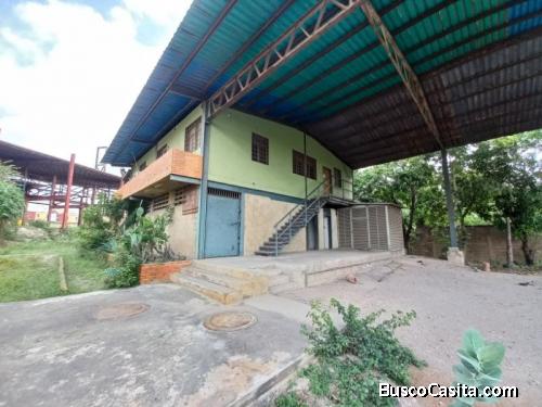 Galpón Abierto (tipo tinglado) Ideal para Almacenamiento, Reparación y Fabricación de Maquinarias.